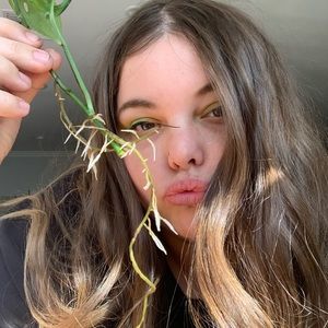 Meet your Posher, Kira